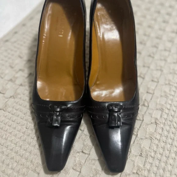 Gucci Tassel Pumps - Picture 2 of 10
